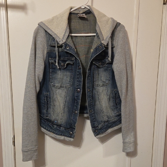 Harley-Davidson Jackets & Blazers - Harley-Davidson Denim Jacket with Gray Sleeves